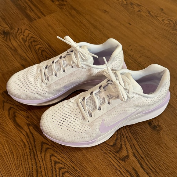 Women’s Nike Winflow 11, size 8.5 - Picture 4 of 8